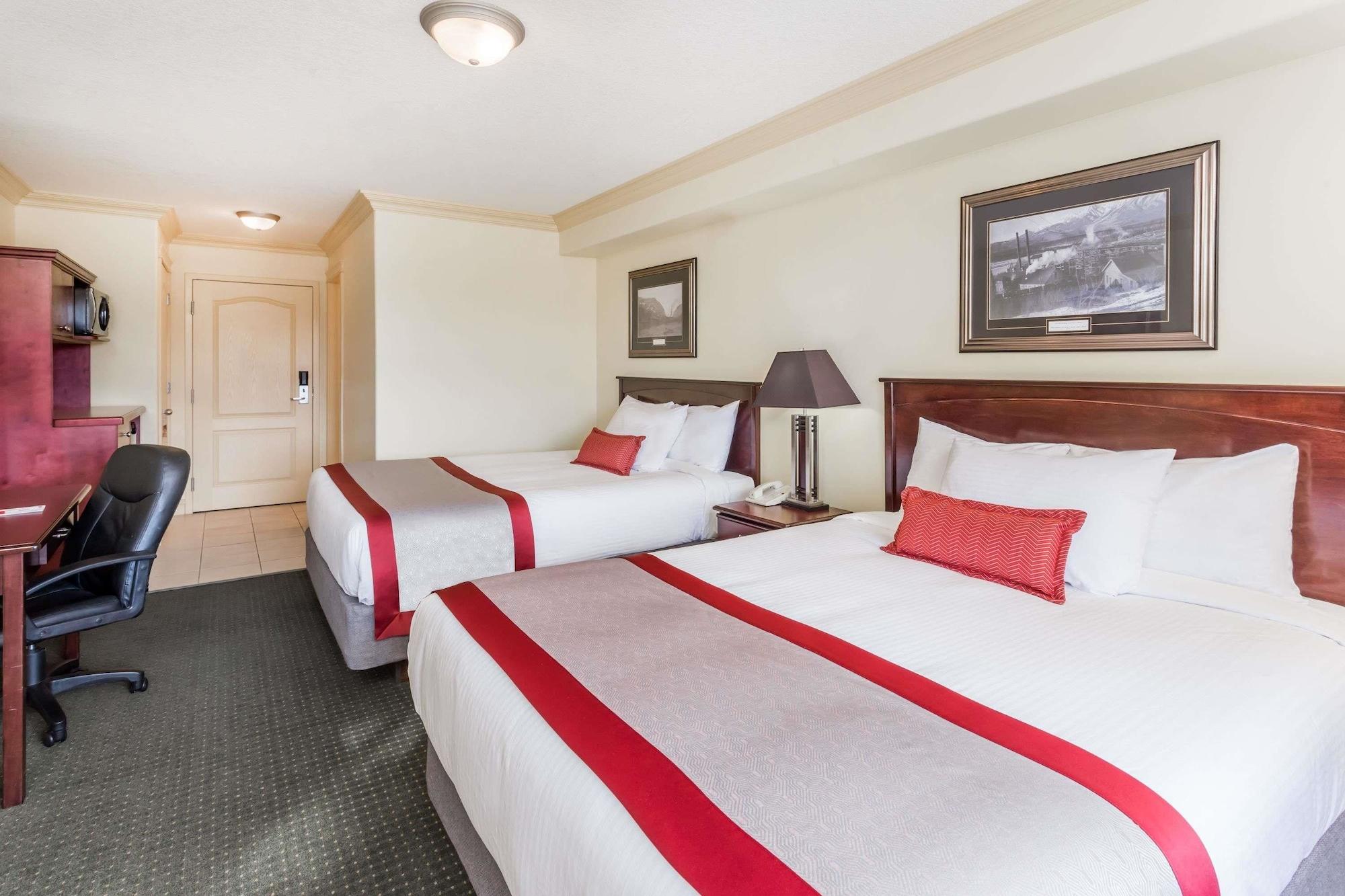 Hotel Ramada By Wyndham Hinton Exterior foto