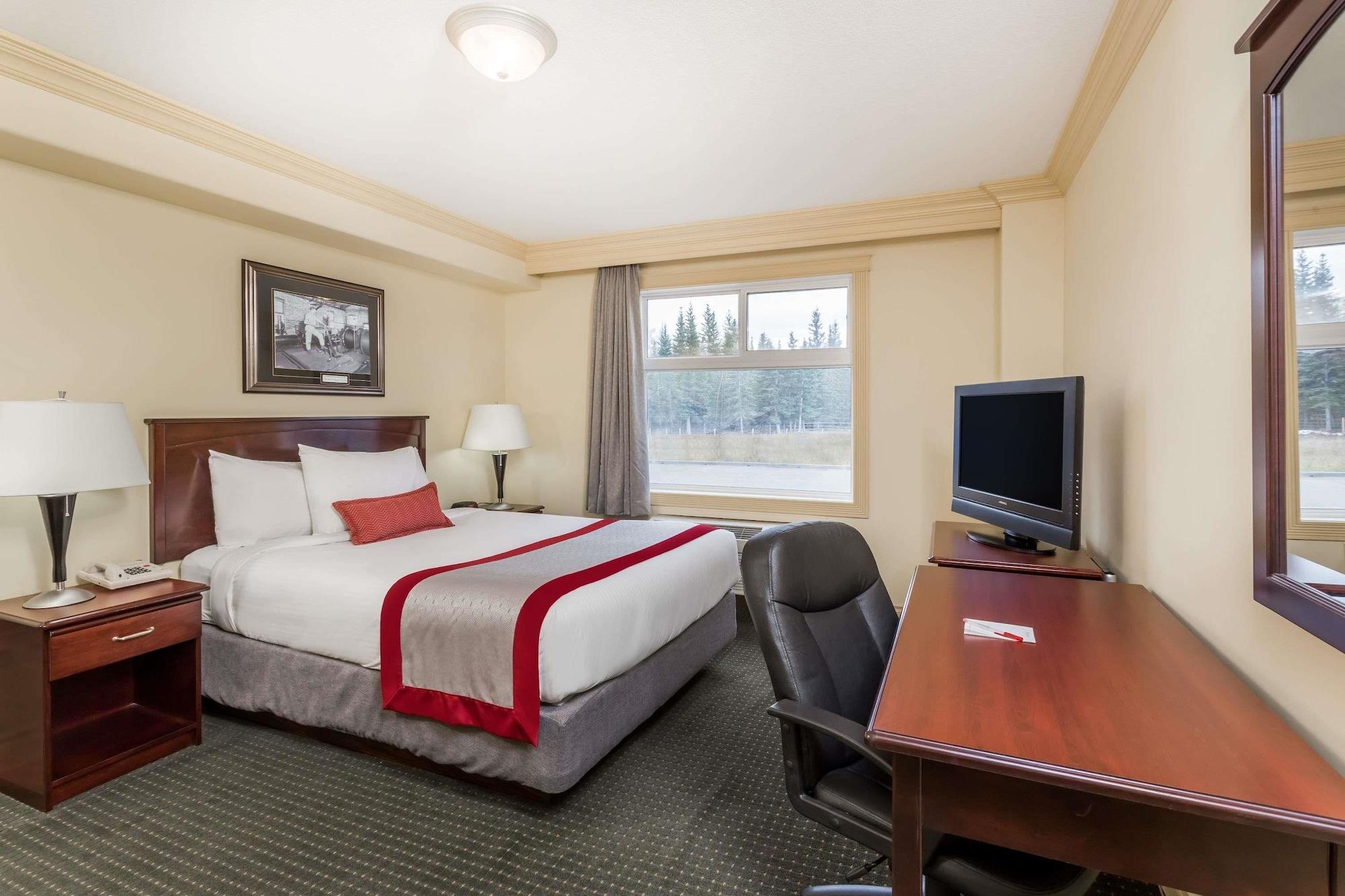 Hotel Ramada By Wyndham Hinton Exterior foto