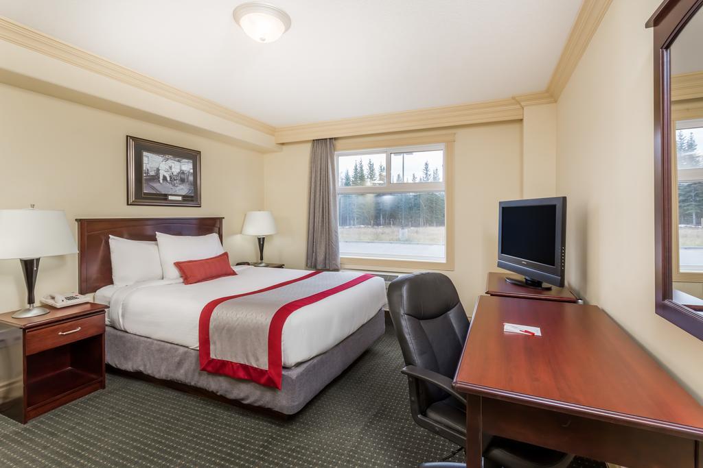 Hotel Ramada By Wyndham Hinton Exterior foto